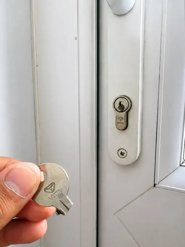 Broken key at a door lock requiring an emergency locksmith repair in South London.