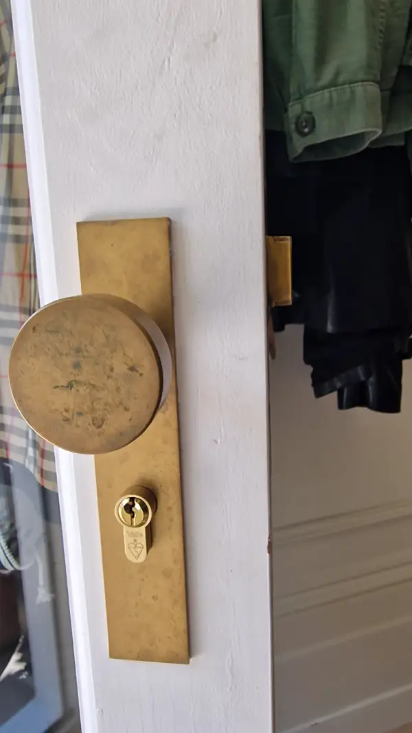 Emergency locksmith attending a residential lockout in Forest Hill SE23, South East London, providing professional door entry service.